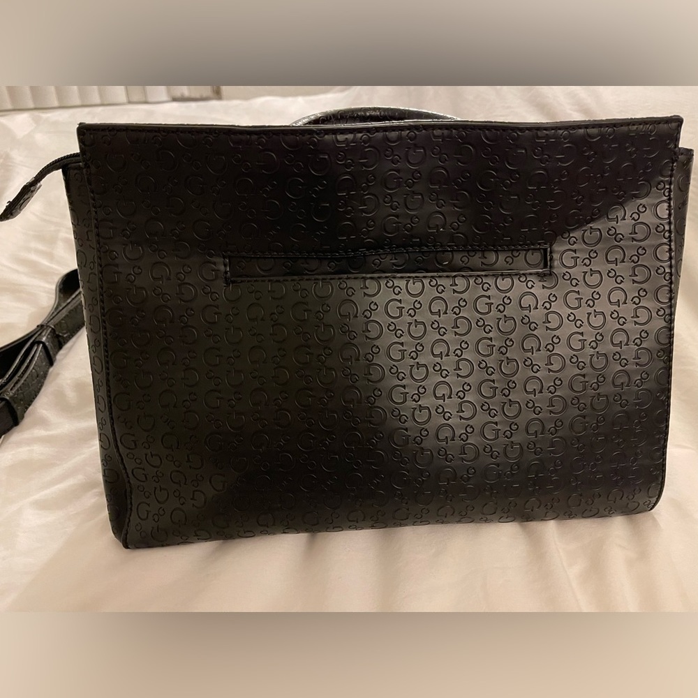 Guess purse - Picture 3 of 13